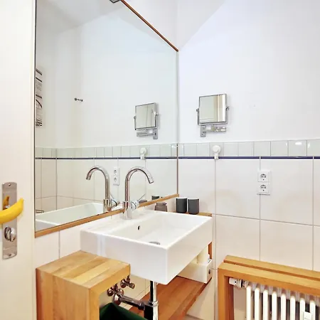 Strandstrasse 14 15 *