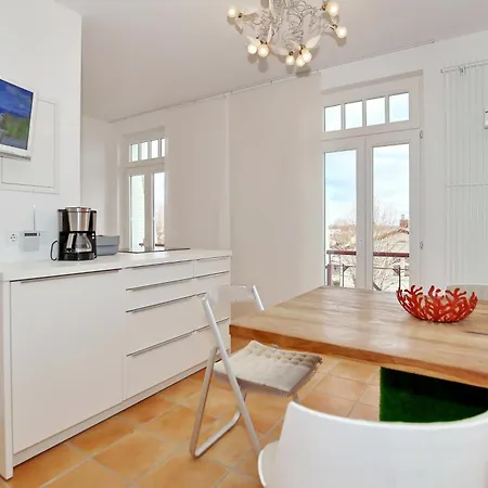 Apartment Strandstrasse 14 15 Kuehlungsborn