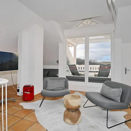 Strandstrasse 14 15 *